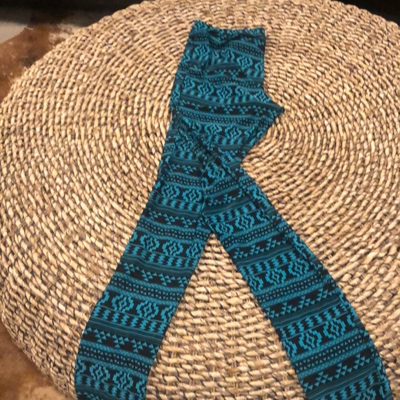 Fun soft leggings - Picture 2 of 2